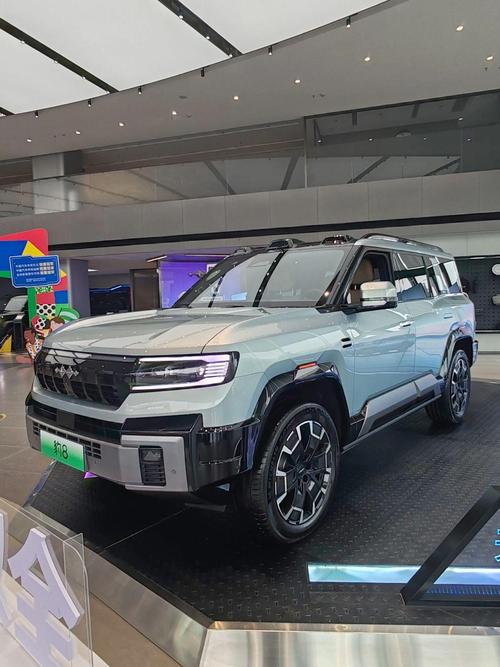 成都83比亚迪方程豹硬派越野的爆款，英菲尼迪35周年与你共成长